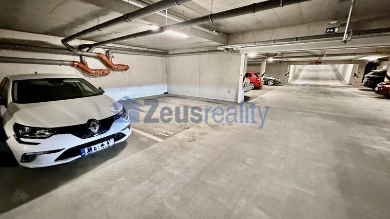 Garážové stání/15m2/Strnadových/Praha 9/Vysočany