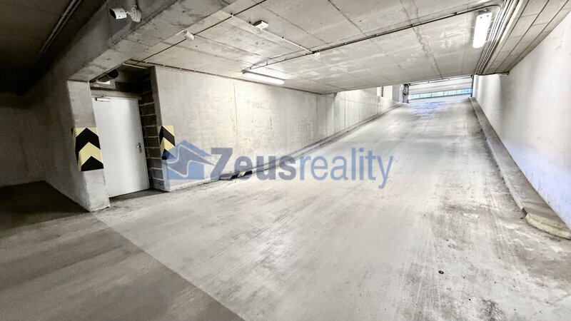 Garážové stání/15m2/Strnadových/Praha 9/Vysočany