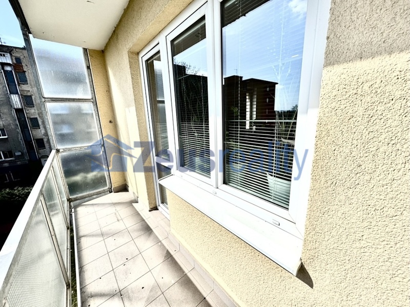 2+KK/balkon/64m2//Praha 3 /Žižkov/Spojovací/zařízen/samostatné pokoje/