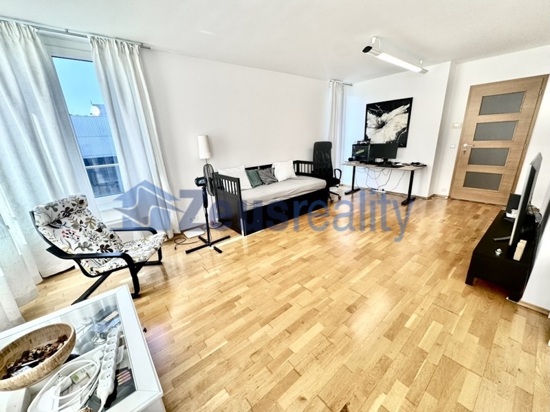 2+kk/83m2/sklep/Praha 5/Smíchov/Karla Engliše/zařízen/