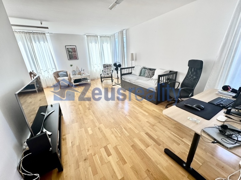 2+kk/83m2/sklep/Praha 5/Smíchov/Karla Engliše/zařízen/