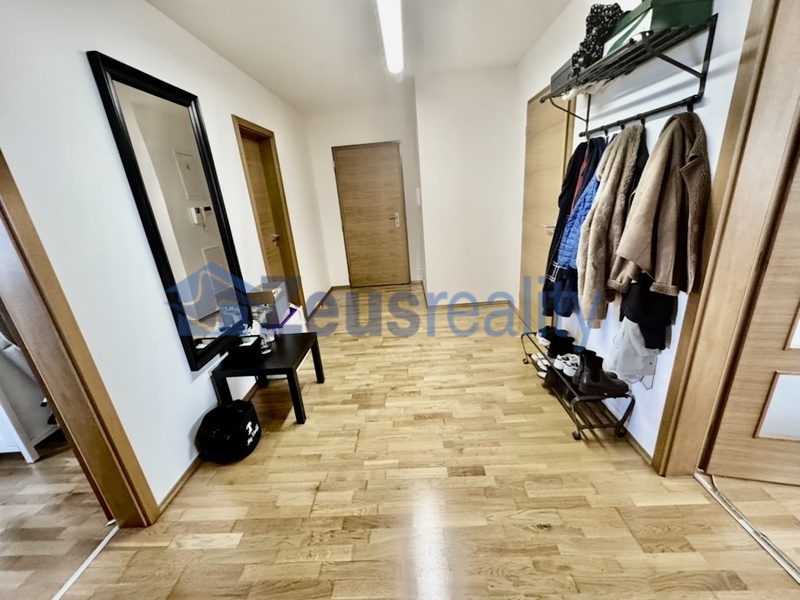 2+kk/83m2/sklep/Praha 5/Smíchov/Karla Engliše/zařízen/