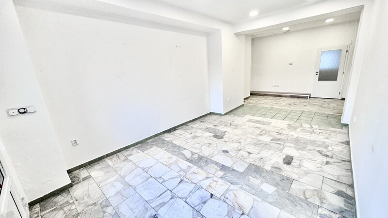 Obchod/Kancelář/75m2/ Praha 9 /Vysočany/Českomoravská/frekventovaná ulice/