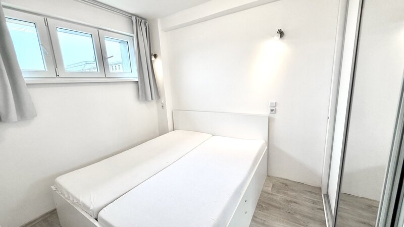 2+KK/42m2/Praha 7/Holešovice/Osadní/po rekonstrukci/zařízen částečně/