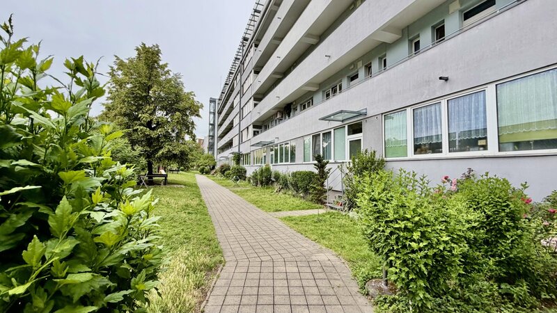 2+KK/42m2/Praha 7/Holešovice/Osadní/po rekonstrukci/zařízen částečně/