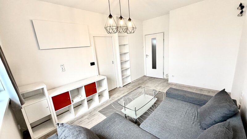 2+KK/42m2/Praha 7/Holešovice/Osadní/po rekonstrukci/zařízen částečně/