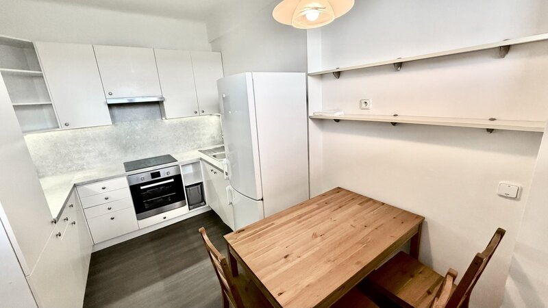 2+KK/42m2/Praha 7/Holešovice/Osadní/po rekonstrukci/zařízen částečně/