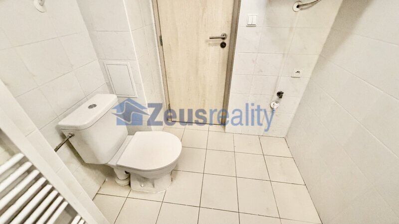 2+KK/47m2/Plzeňská/Praha 5/Smíchov/zařízen částečně/