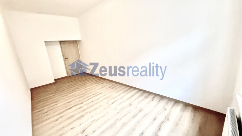 2+KK/47m2/Plzeňská/Praha 5/Smíchov/zařízen částečně/