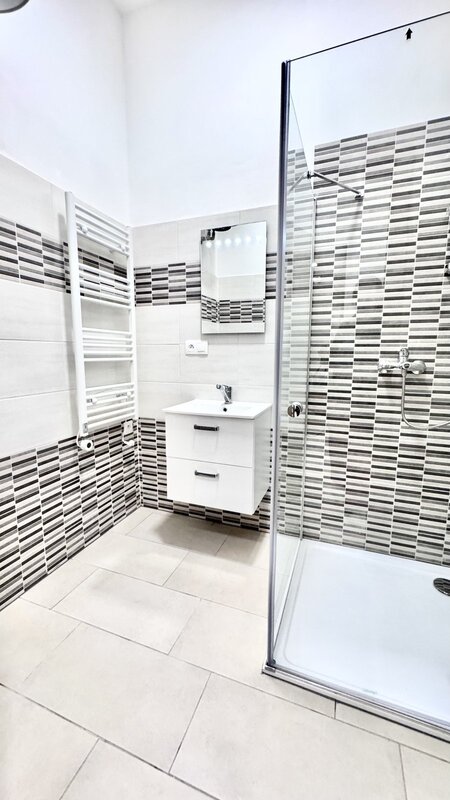 1+KK/42m2/Praha 2/Nové Město/Tyršova/částečně zařízen/u metra