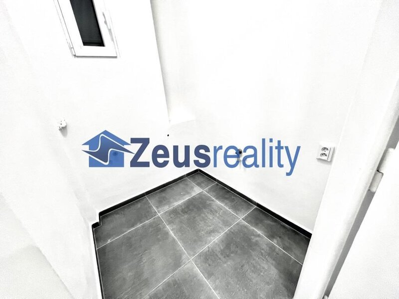 3+1/2xkomora + 100m2 terasa 40m2/Vinohradská/Praha 3/Vinohrady/částečně zařízen/po rekonstrukci