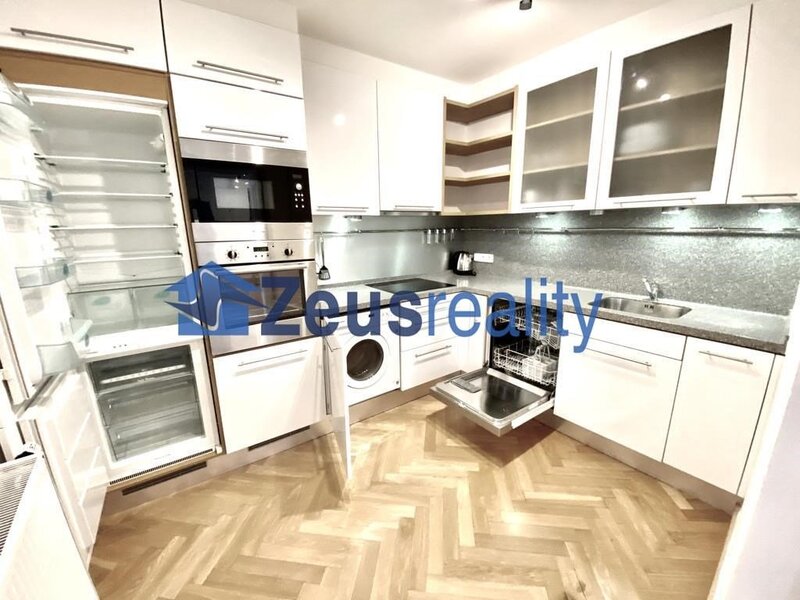 3+KK/61m2/Jánská/Staré město/Praha 1/částečně vybaven