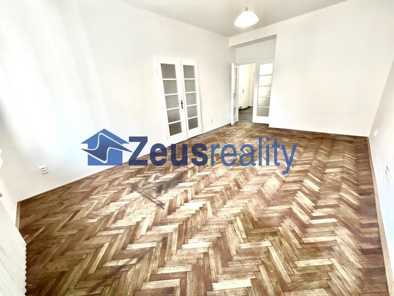 3+1/2xkomora + 100m2 terasa 40m2/Vinohradská/Praha 3/Vinohrady/částečně zařízen/po rekonstrukci