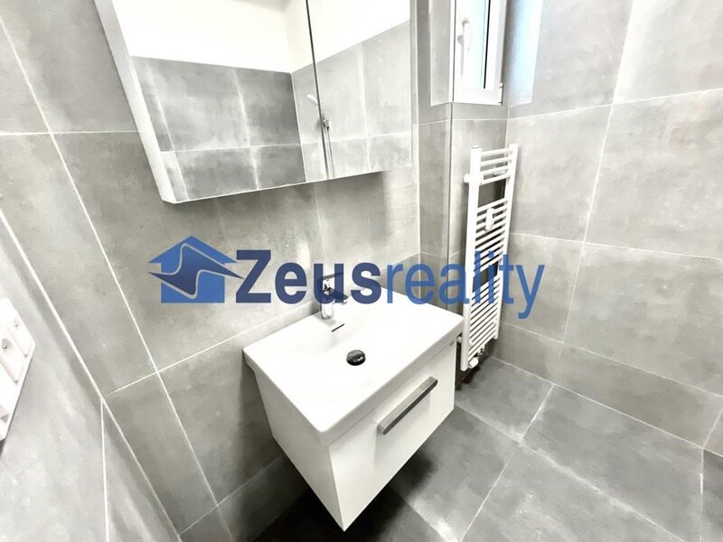 3+1/2xkomora + 100m2 terasa 40m2/Vinohradská/Praha 3/Vinohrady/částečně zařízen/po rekonstrukci