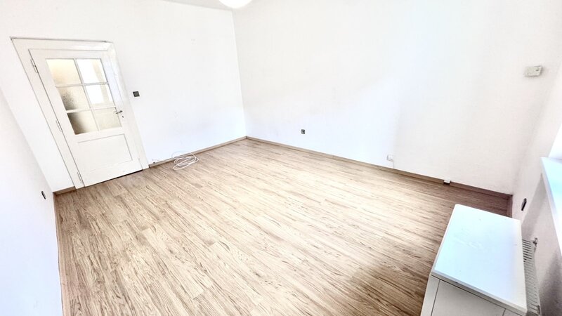 1+KK/27m2/Ronkova/Praha 8/částečně zařízen/