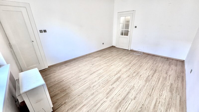 1+KK/27m2/Ronkova/Praha 8/částečně zařízen/