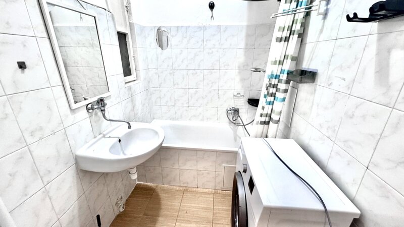 1+KK/27m2/Ronkova/Praha 8/částečně zařízen/