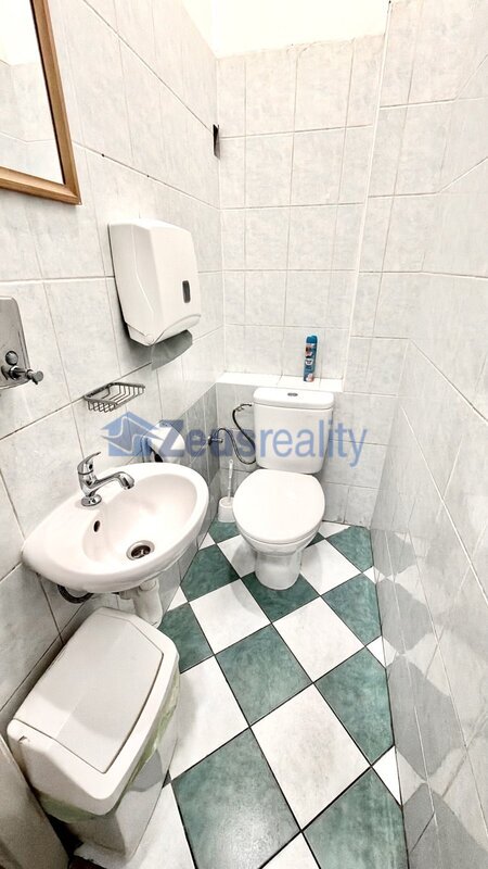 Kancelář/balkon/10m2/Praha 1/Kaprova/Staré město/nezařízeno