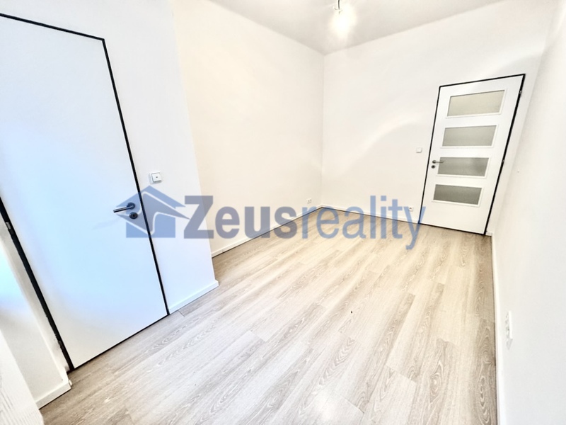 2+KK/44m2/Praha 5/ Smíchov/Holečkova/po rekonstrukci/částečně vybaven