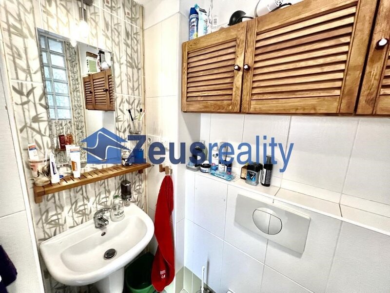 3+1/terasa/122m2/Pakrác/Hvězdova/P-4/částečně zařízen/mezonetový byt/