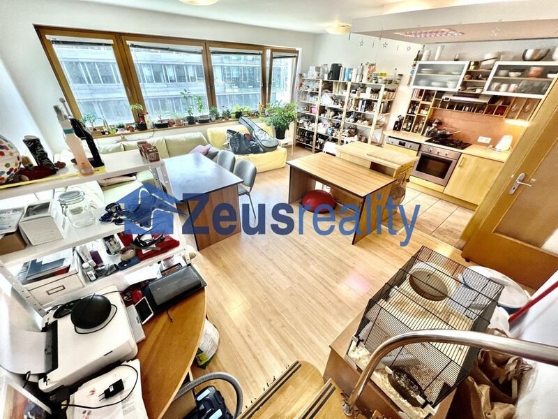 3+1/terasa/122m2/Pakrác/Hvězdova/P-4/částečně zařízen/mezonetový byt/