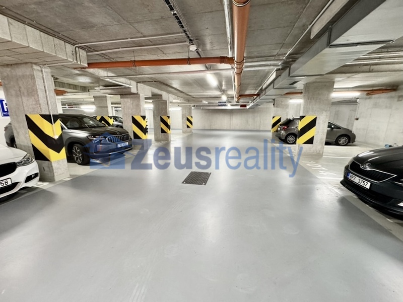 Garážové stání/15m2/Laponská/Praha 9/Hloubětín