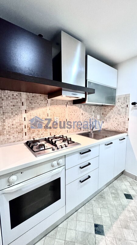 2+1/40m2/terasa/Praha 5/ Smíchov/Plzeňská/zařízen/U METRA stanice Anděl/po rekonstrukci/zařízen