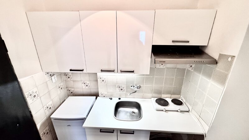 1+KK/28m2/Ronkova/Praha 8/částečně zařízen/