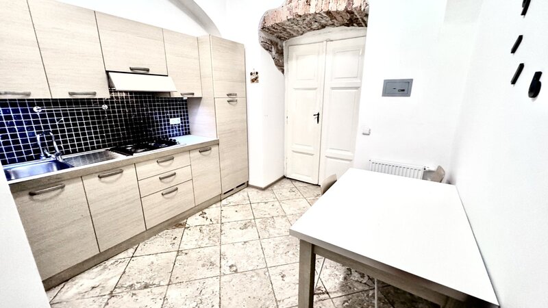 1+1/32m2/balkon/Praha 5/ Smíchov/Plzeňská/zařízen/U METRA stanice Anděl/po rekonstrukci/