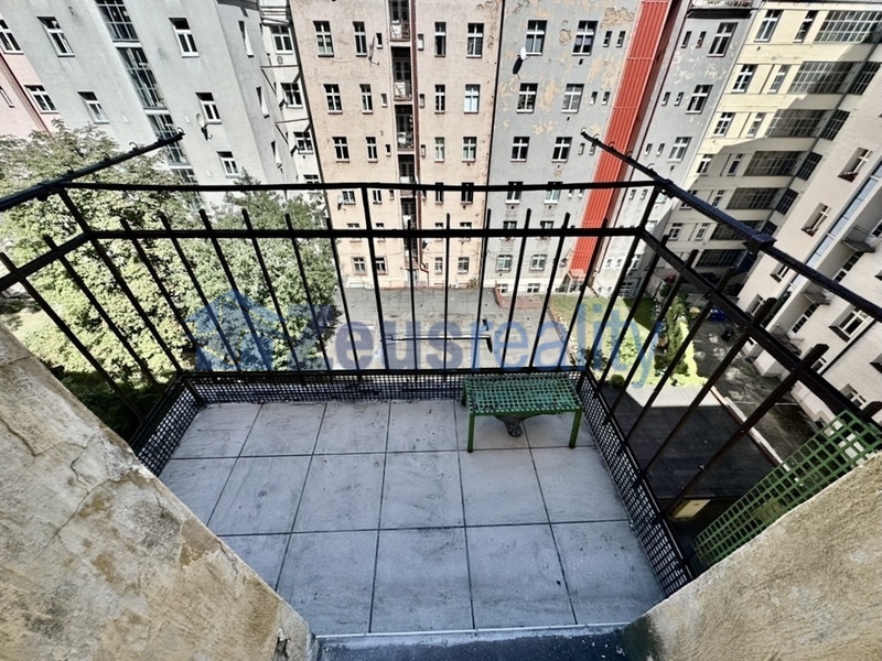 2+1/81m2/balkon/Boleslavská/Vinohrady/Praha 3/nezařízen