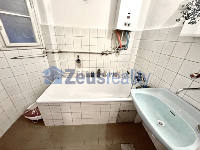 2+1/81m2/balkon/Boleslavská/Vinohrady/Praha 3/nezařízen