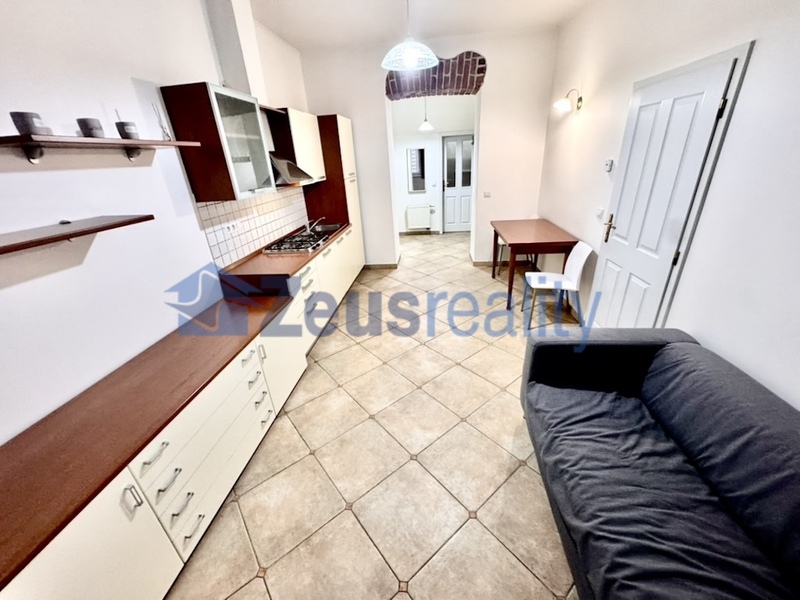 2+KK/50m2/Praha 5/ Smíchov/Plzeňská/zařízen komplet