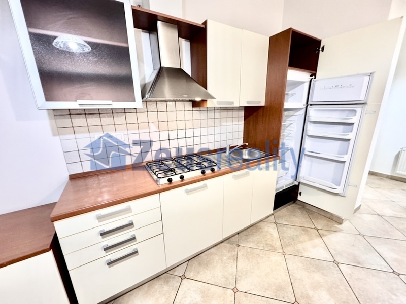 2+KK/50m2/Praha 5/ Smíchov/Plzeňská/zařízen komplet