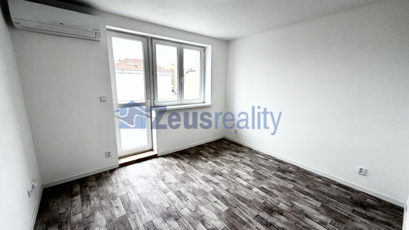 2+KK/terasa/50m2/Pelhřimovská/Praha 4/Michle/po rekonstrukci/