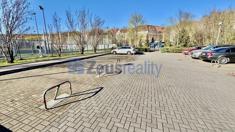 Venkovní parkovací stání/13m2/Praha 9/Vysočany/Ocelářská/