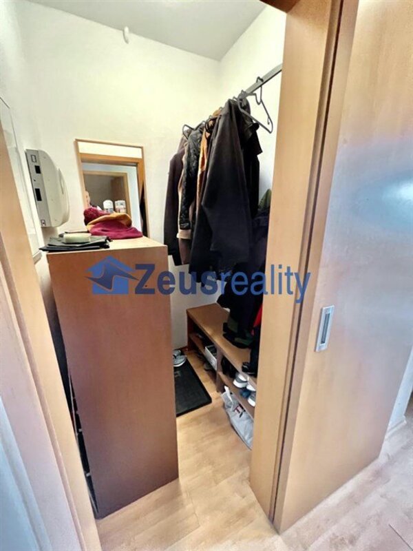 4+KK/terasa/122m2/Pakrác/Hvězdova/P-4/částečně zařízen/mezonetový byt/