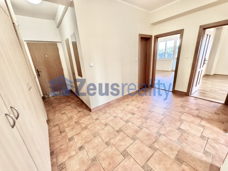 2+1/2xkomora/2xbalkon/65m2/Vršovice/Lvovská/Praha 10/zařízen částečně