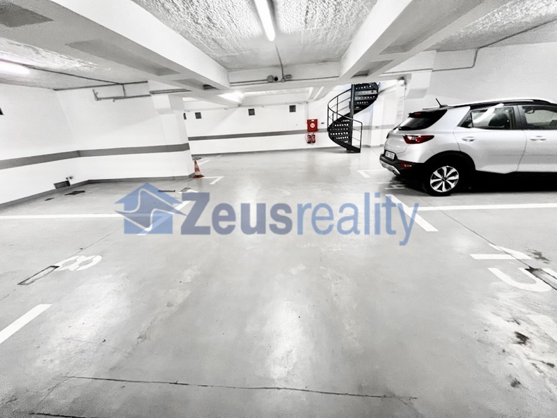 Garážové stání /16m2//Praha 2/Nové Město/Sokolská