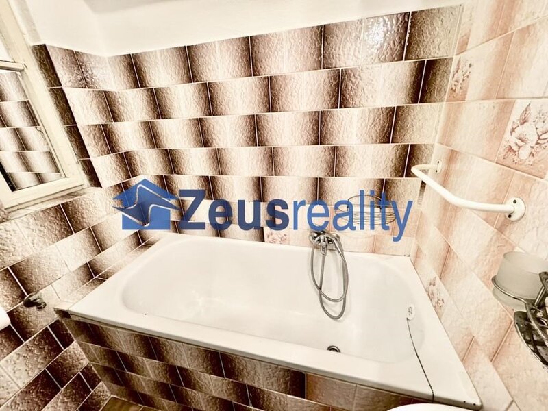 1+KK/26m2/Ronkova/Praha 8/částečně zařízen/