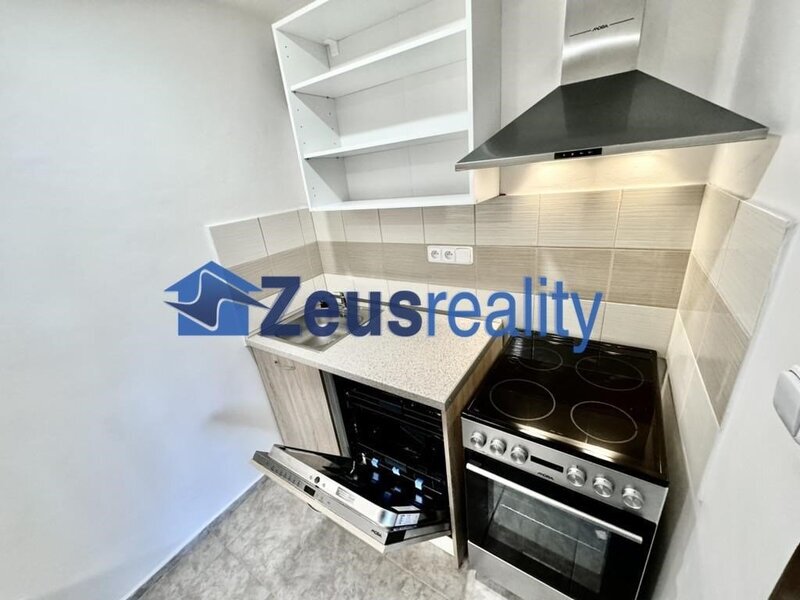 2+KK/50m2/balkon společný/V olšinách/Strašnice/Praha 10/blízko metra