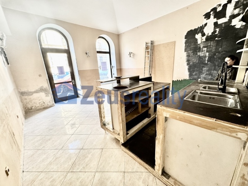 Kavárna/Obchod/60m2/Vodní/Praha 5/Smíchov