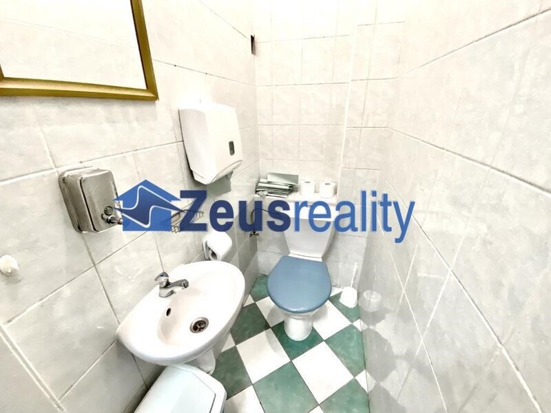 Kancelář/5,35m2/Praha 1/Kaprova/Staré město/nezařízeno