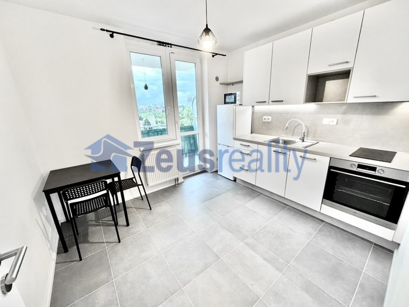 1+1/46m2/balkon/Praha 5/Stodůlky/Slunečné náměstí/zařízen částečně/novostavba