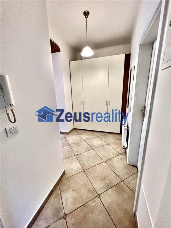 2+KK/50m2/Praha 5/ Smíchov/Plzeňská/zařízen komplet