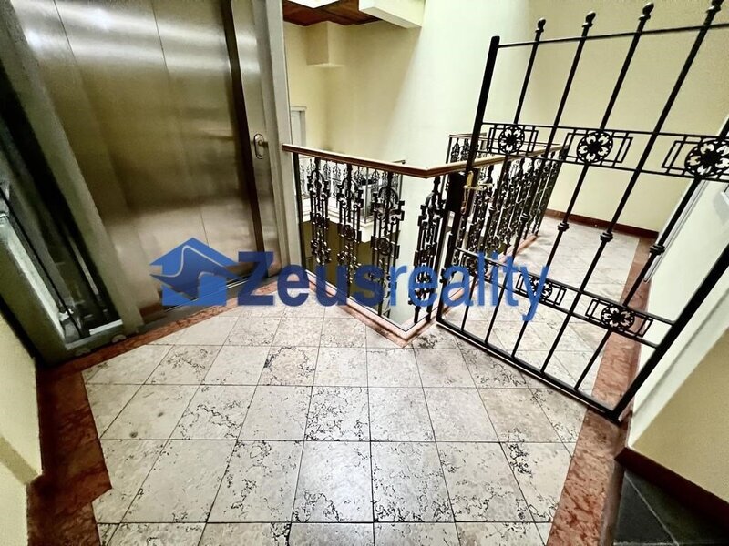 2+KK/50m2/Praha 5/ Smíchov/Plzeňská/zařízen komplet
