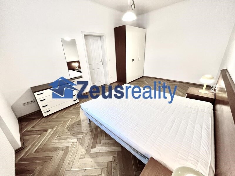 2+KK/50m2/Praha 5/ Smíchov/Plzeňská/zařízen komplet
