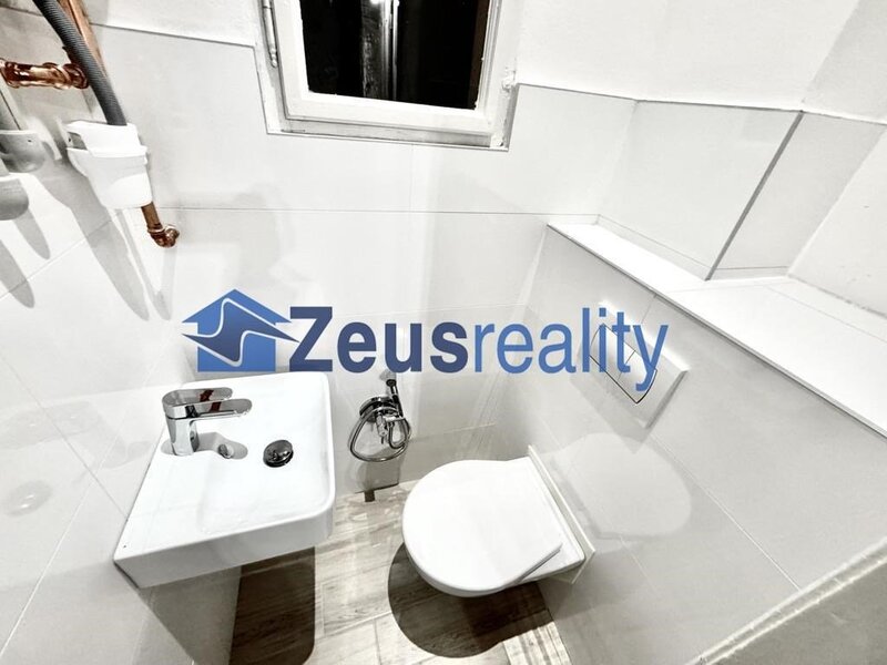 2+KK/50m2/Praha1/Staré Město/U milosrdných/částečně zařízen/po rekonstrukci