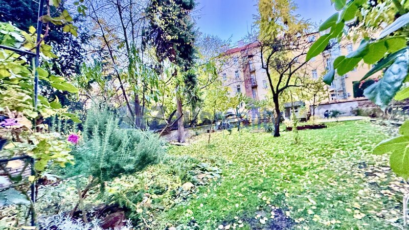 1+KK/25m2/Praha 2/ Vinohrady/Lužická/u metra/vybaveno/