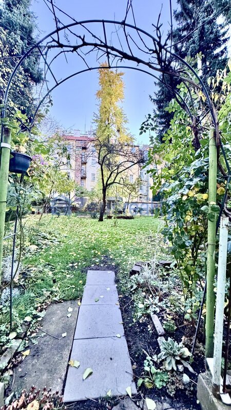 1+KK/25m2/Praha 2/ Vinohrady/Lužická/u metra/vybaveno/