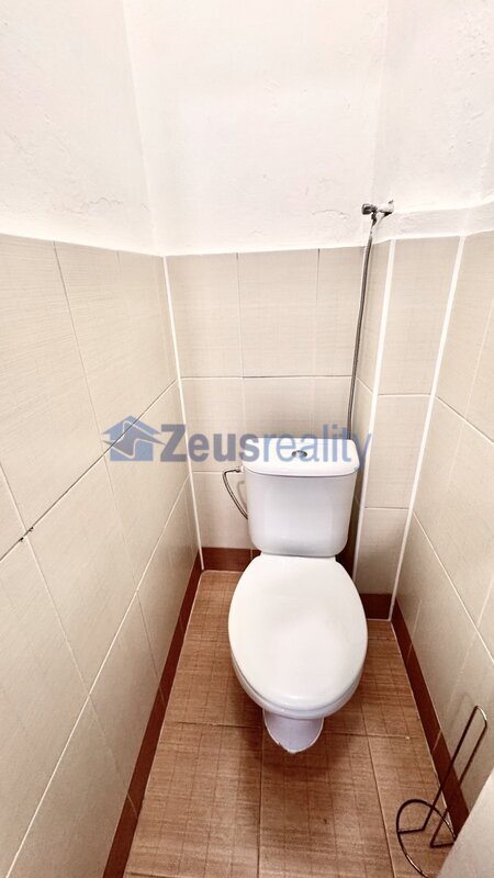 2+1/balkon/komora/95m2/Na veselí/Nusle/Praha 4/částečně zařízeno/u tramvaje a metro